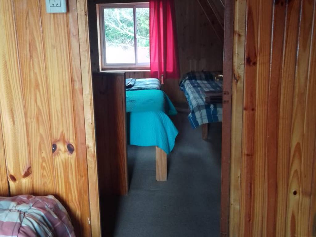 Dormitorio con camas individuales