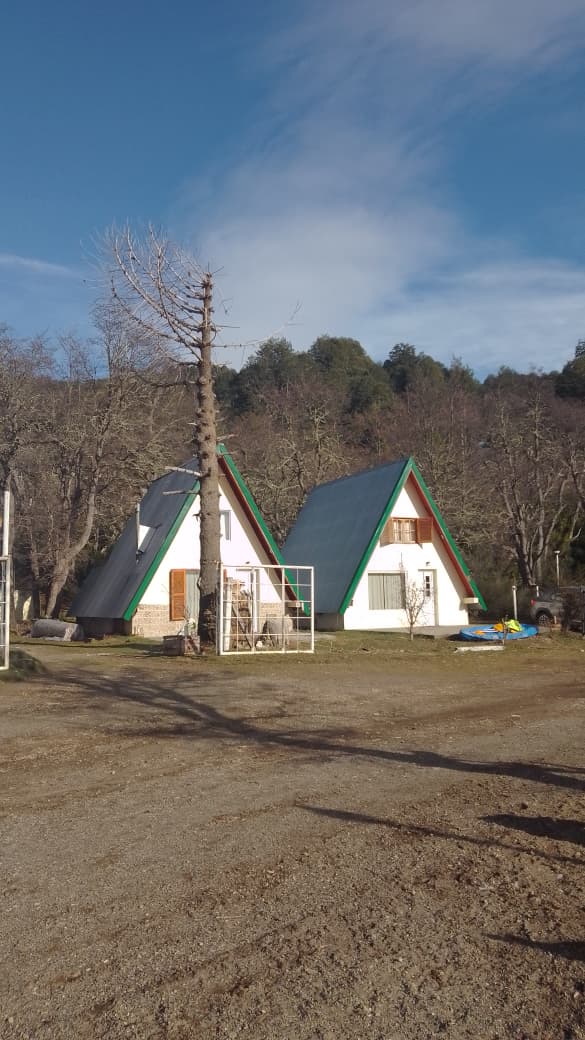 Las cabañas en un día de sol